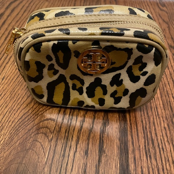 Tory Burch small leopard pouch/cosmetic bag - Picture 2 of 5